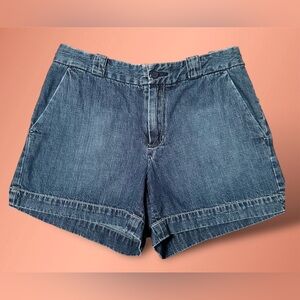Gap lightweight denim shorts size 2 classic fit; EUC; soft denim